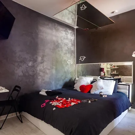 Love Room Avec Balneo Toulon Exterior foto